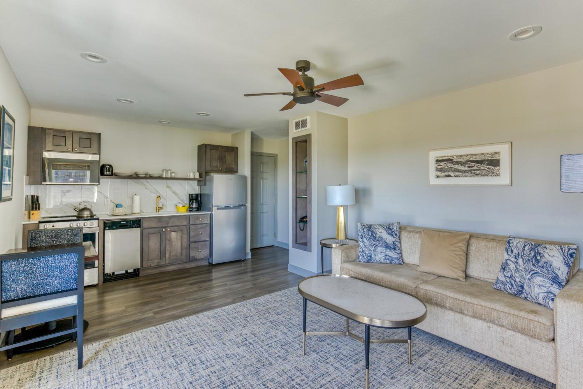 Resort Lighthouse Oceanfront 3*